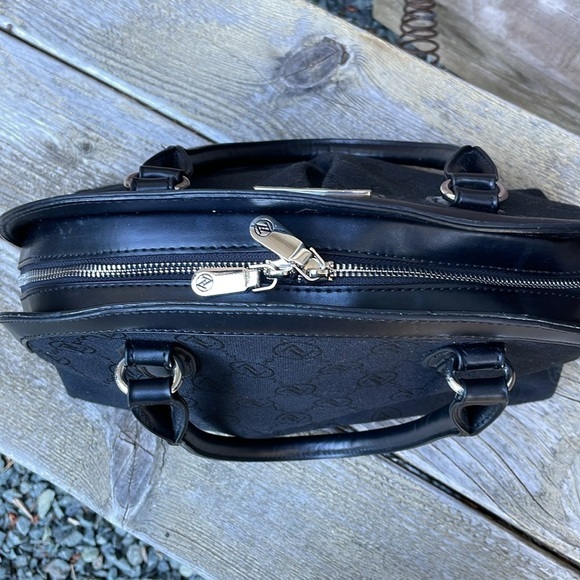 Adrienne Vittadini Hand bag/ Purse Black Signature Fabric - Picture 4 of 13